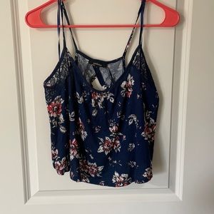 Crop top with Open back